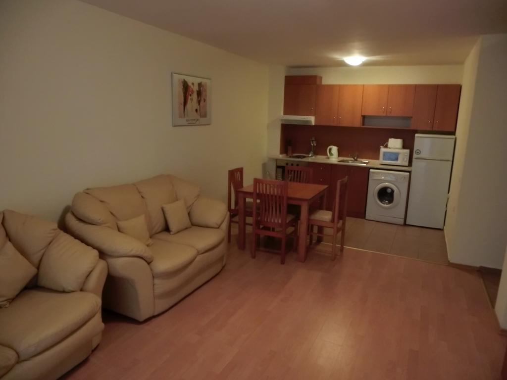 Apartment Panorama On Complex With Pools And Beach, Sveti Vlas Bagian luar foto