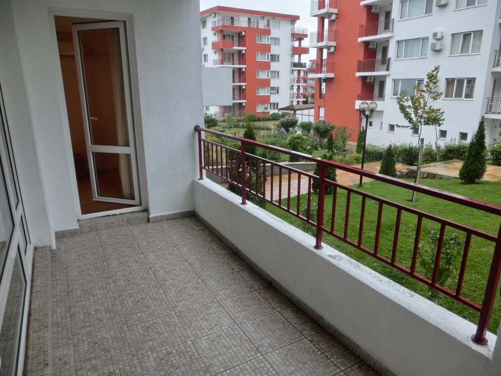 Apartment Panorama On Complex With Pools And Beach, Sveti Vlas Bagian luar foto
