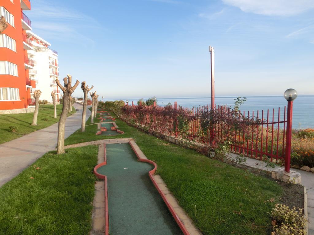 Apartment Panorama On Complex With Pools And Beach, Sveti Vlas Bagian luar foto