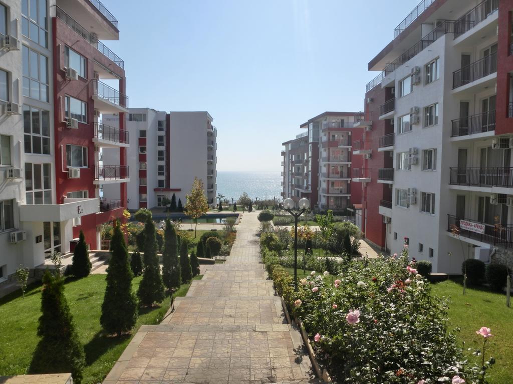Apartment Panorama On Complex With Pools And Beach, Sveti Vlas Bagian luar foto