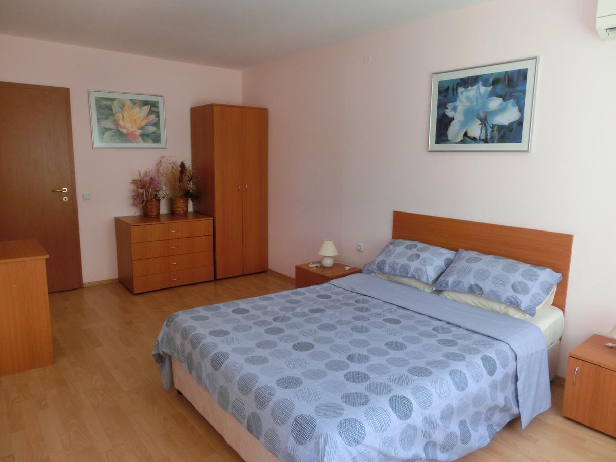 Apartment Panorama On Complex With Pools And Beach, Sveti Vlas Bagian luar foto